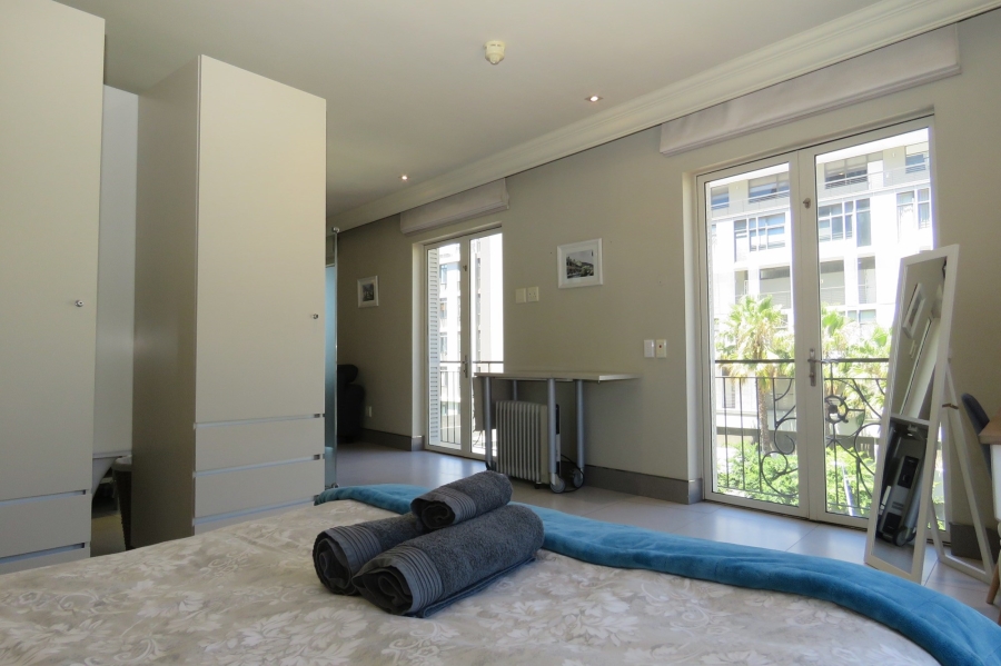 To Let 1 Bedroom Property for Rent in Green Point Western Cape